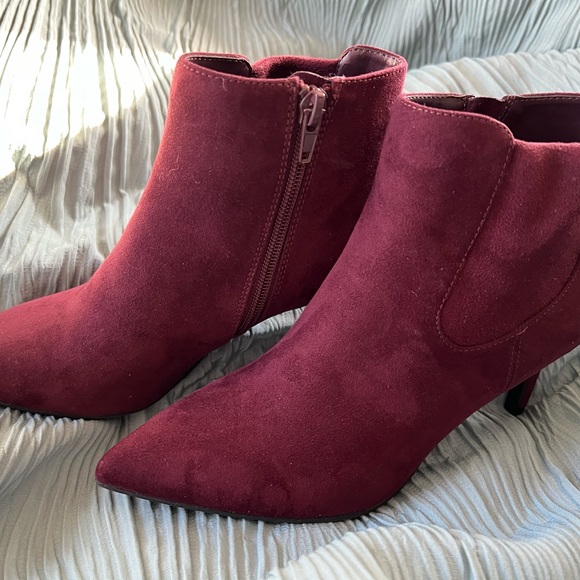 Alfani new without box suede burgundy short boot - Picture 4 of 9